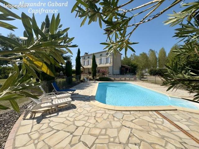 Maison 7 pièces 227 m²