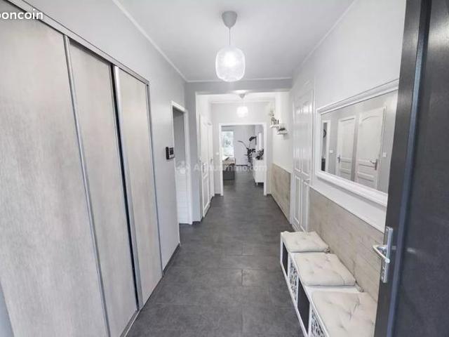Maison 7 pièces 227 m²