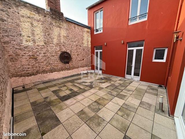 Maison 7 pièces 227 m²