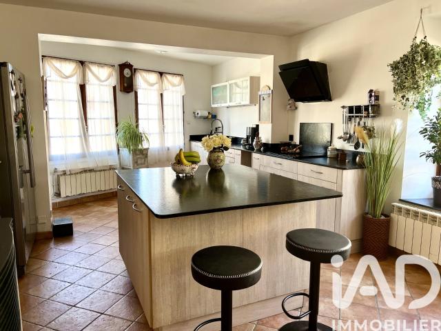Maison 7 pièces 228 m²
