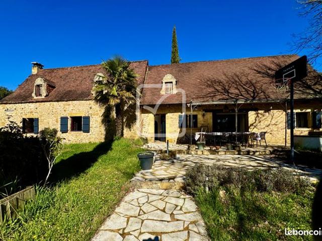 Maison 7 pièces 228 m²