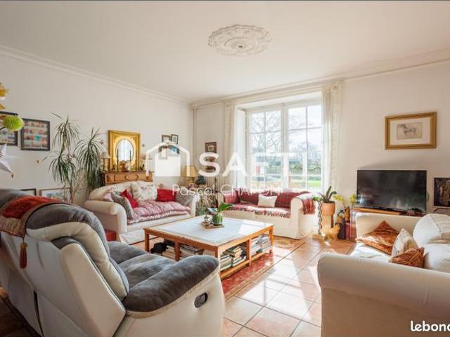 Maison 7 pièces 228 m²