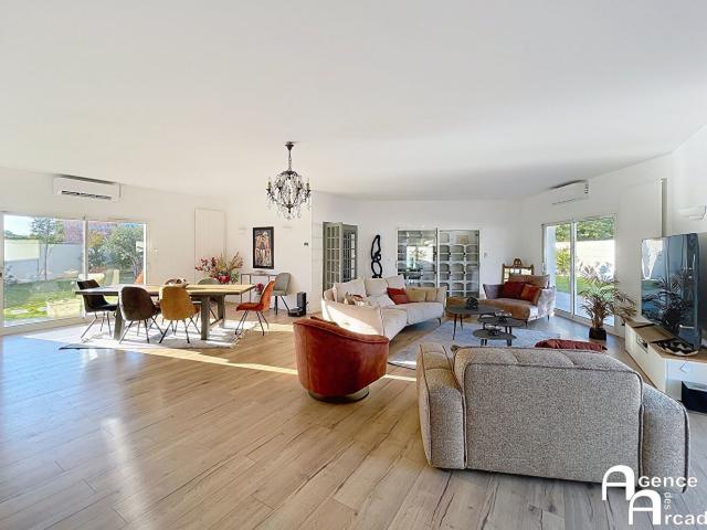 Maison 7 pièces 228 m²