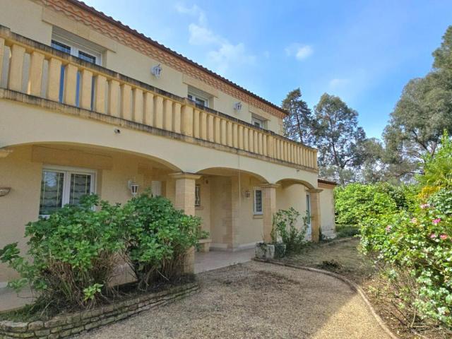Maison 7 pièces 228 m²