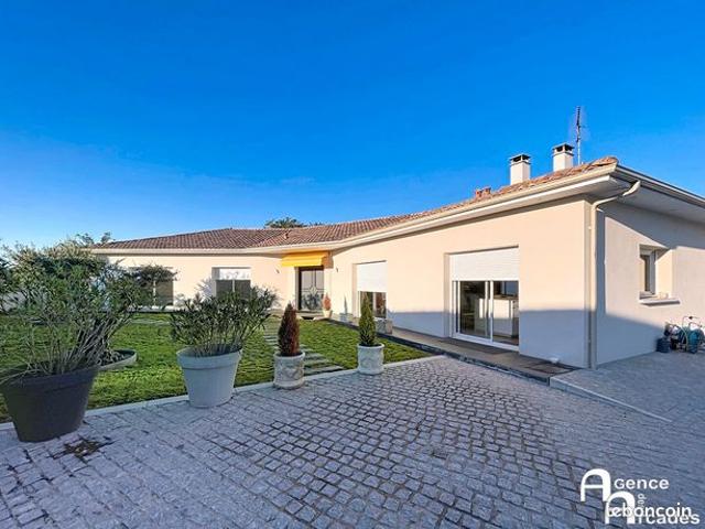 Maison 7 pièces 228 m²