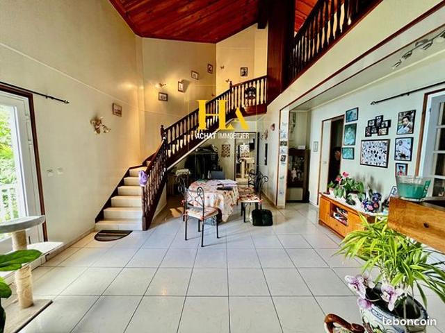 Maison 7 pièces 228 m²