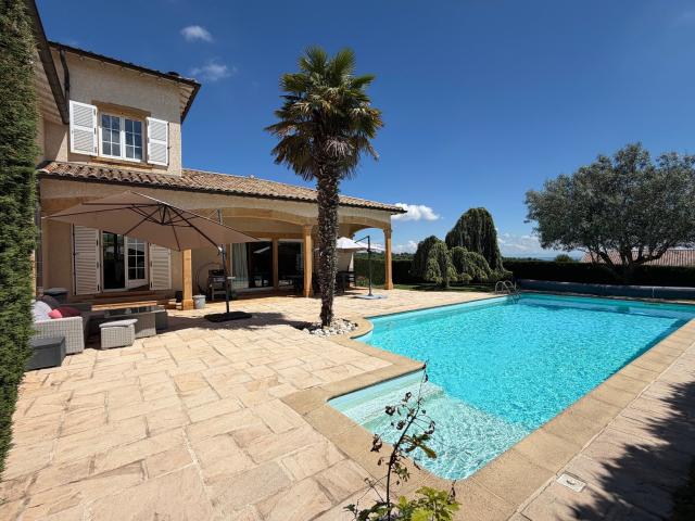 Maison 7 pièces 228 m²