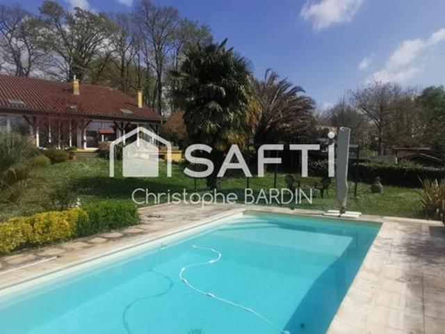 Maison 7 pièces 228 m²