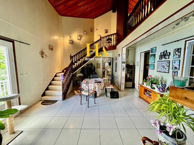 Maison 7 pièces 228 m²