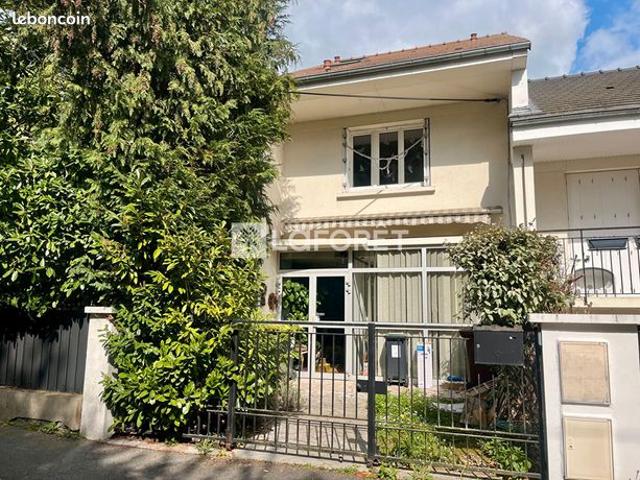 Maison 7 pièces 228 m²