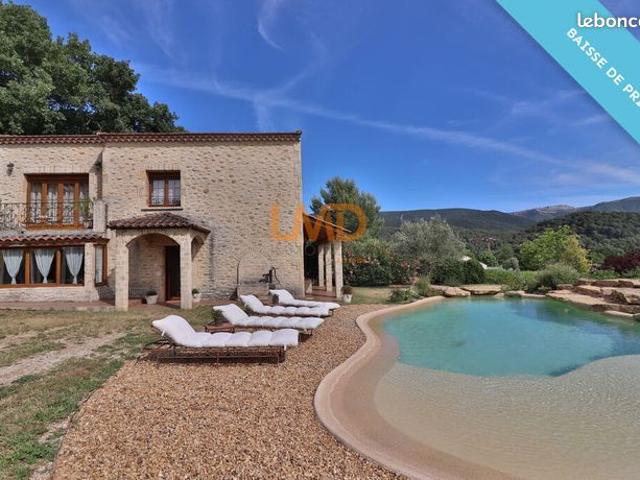 Maison 7 pièces 228 m²