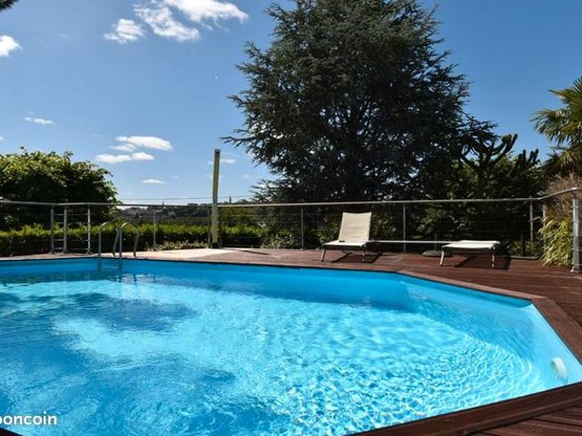 Maison 7 pièces 229 m²