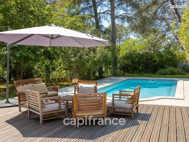 Maison 7 pièces 229 m²