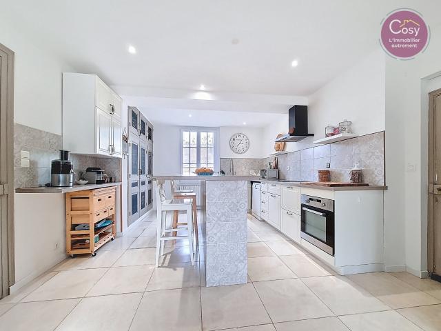 Maison 7 pièces 229 m²