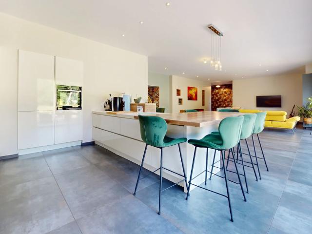 Maison 7 pièces 220 m²
