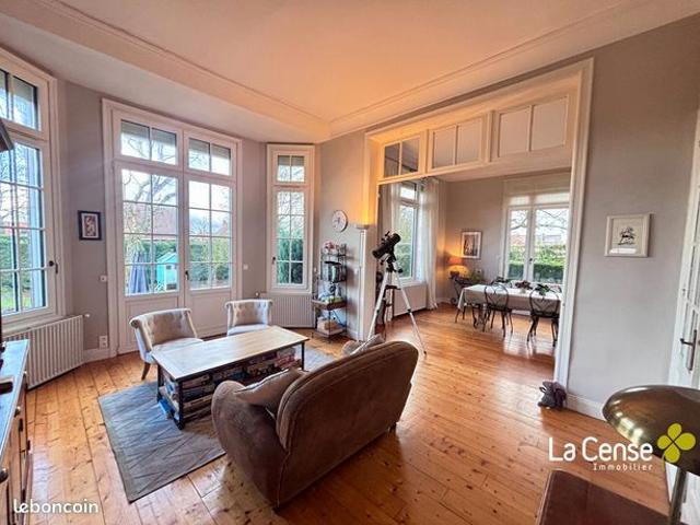 Maison 7 pièces 220 m²