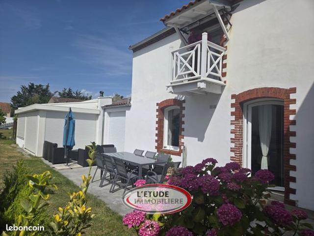 Maison 7 pièces 220 m²