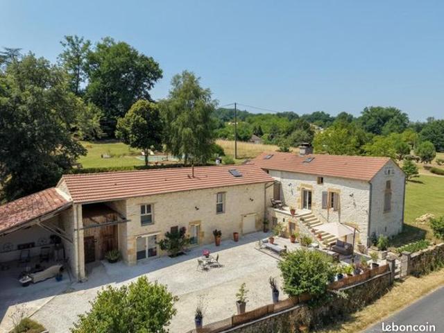 Maison 7 pièces 220 m²