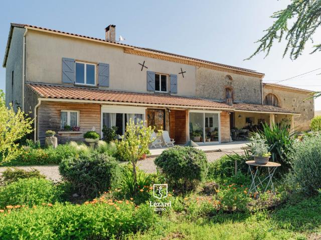 Maison 7 pièces 220 m²