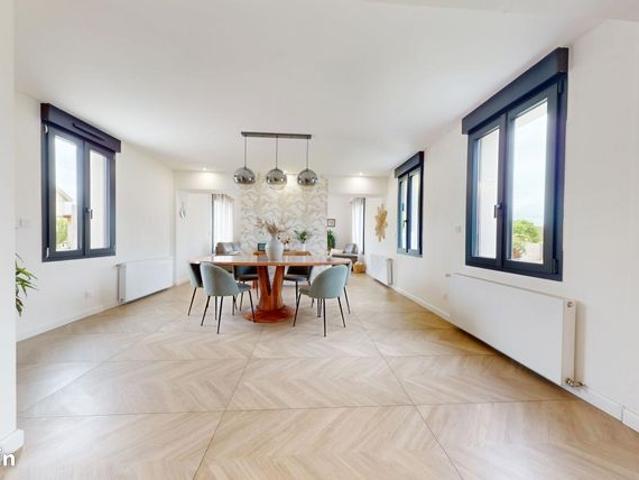 Maison 7 pièces 220 m²