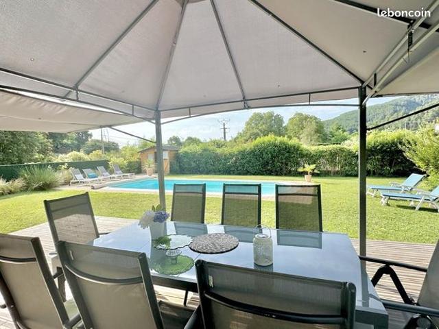 Maison 7 pièces 220 m²