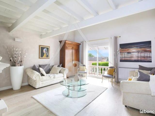 Maison 7 pièces 220 m²