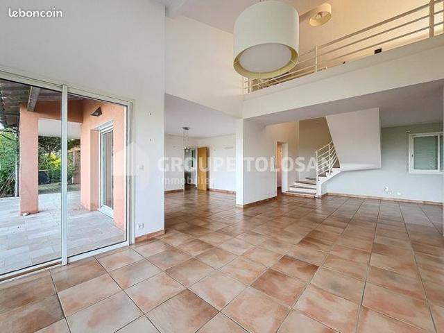 Maison 7 pièces 220 m²