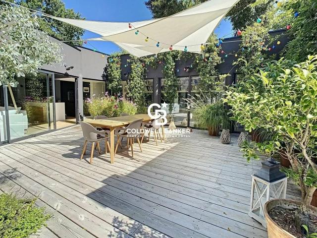 Maison 7 pièces 220 m²