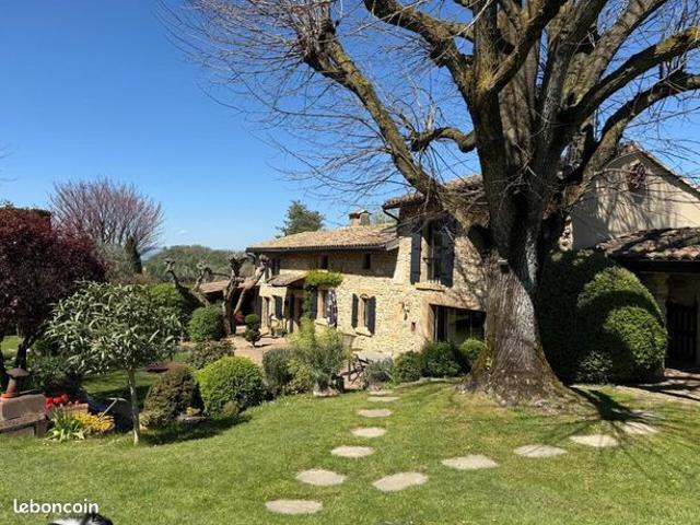 Maison 7 pièces 220 m²
