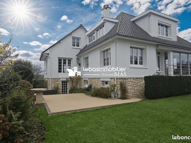 Maison 7 pièces 220 m²