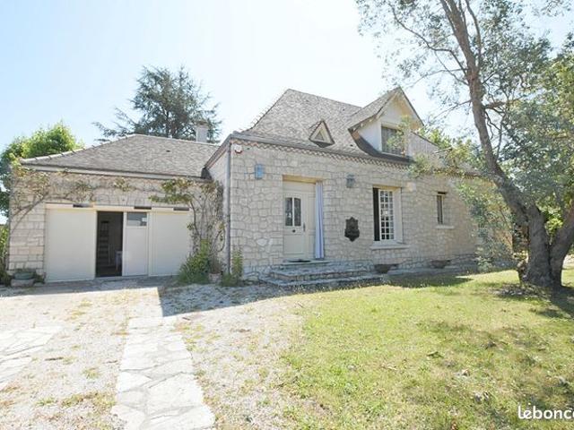 Maison 7 pièces 220 m²
