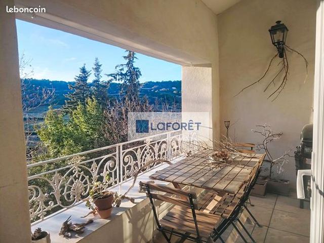 Maison 7 pièces 220 m²