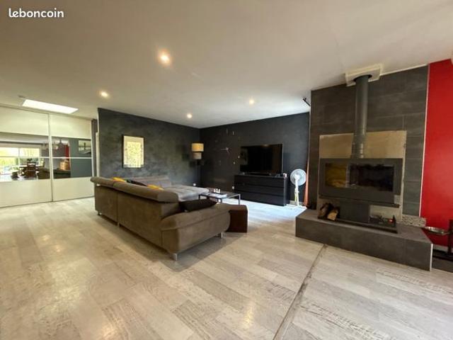 Maison 7 pièces 220 m²