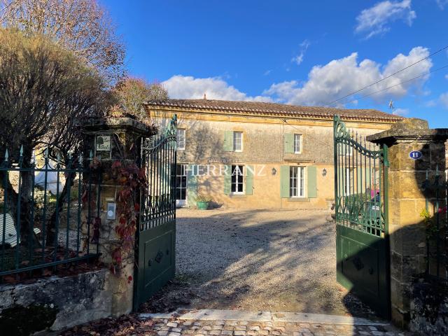 Maison 7 pièces 220 m²