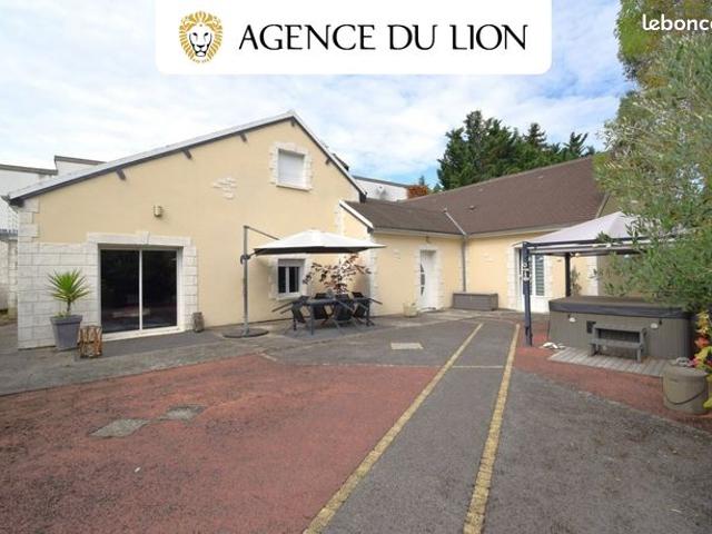 Maison 7 pièces 220 m²