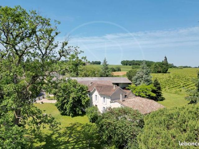 Maison 7 pièces 220 m²