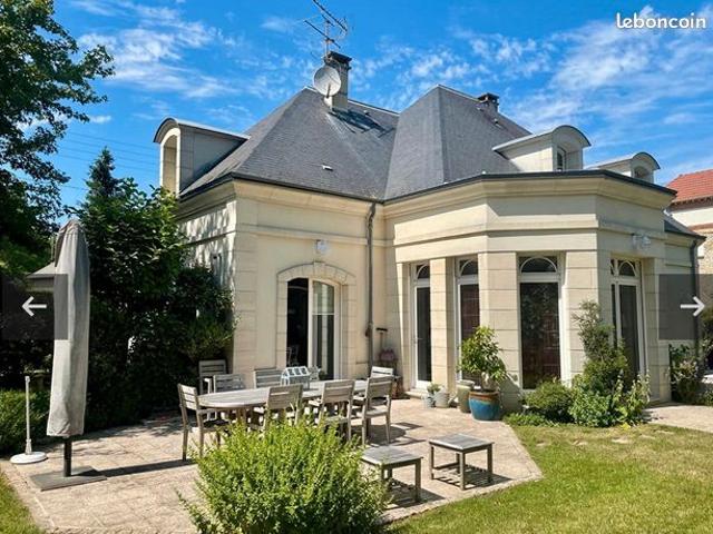 Maison 7 pièces 220 m²