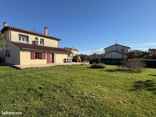 Maison 7 pièces 220 m²