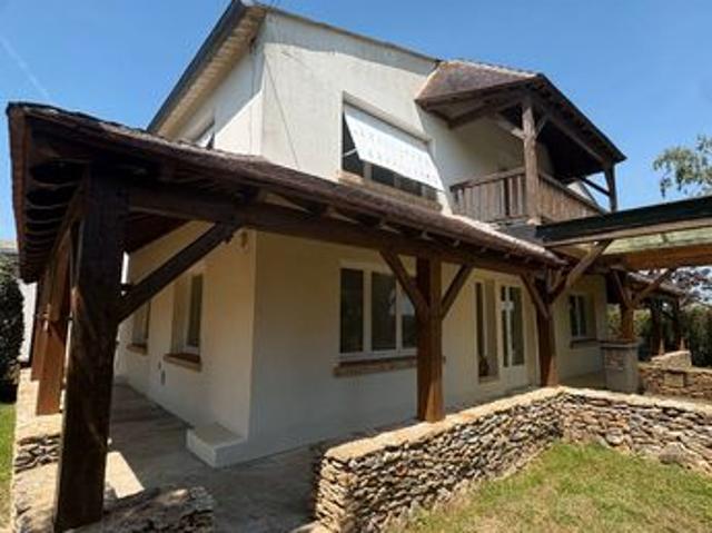 Maison 7 pièces 220 m²