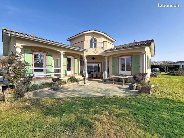 Maison 7 pièces 220 m²