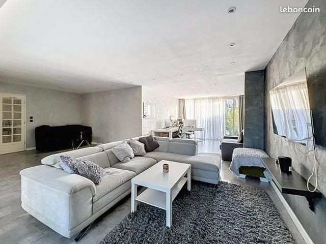 Propriété 7 pièces 220 m²