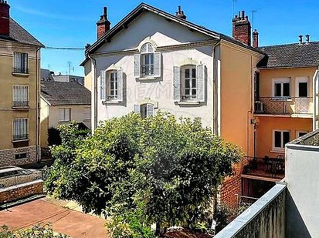 Maison 7 pièces 220 m²