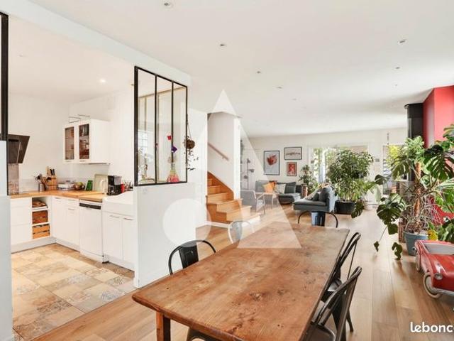 Maison 7 pièces 220 m²