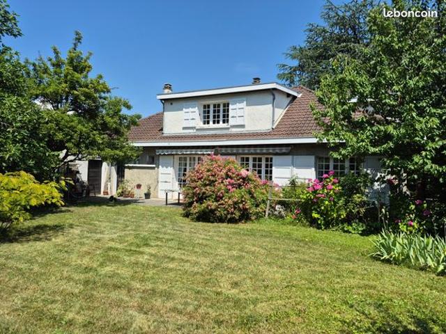 Maison 7 pièces 220 m²