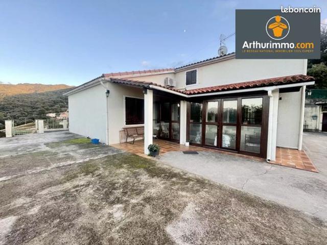 Maison 7 pièces 220 m²