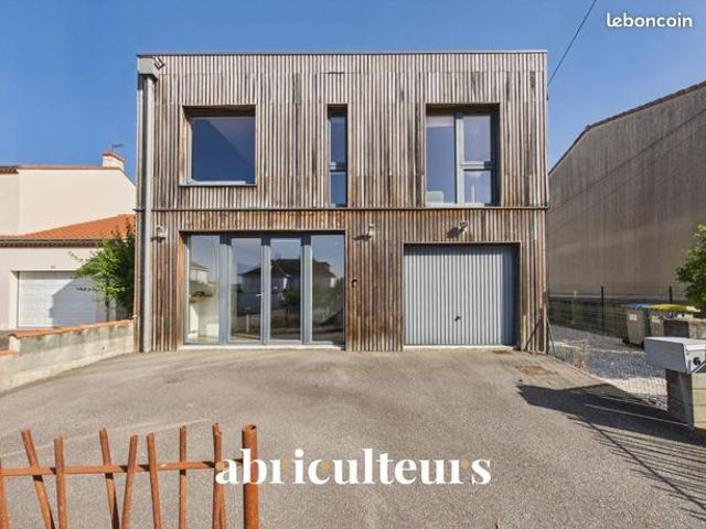 Maison 7 pièces 220 m²