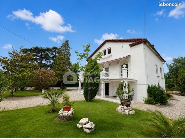 Maison 7 pièces 220 m²