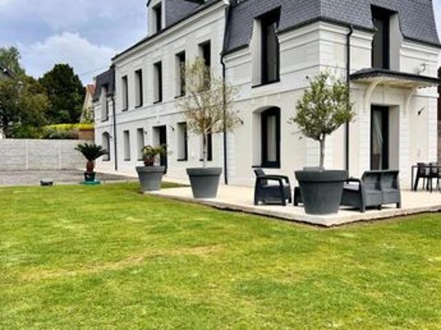 Maison 7 pièces 220 m²