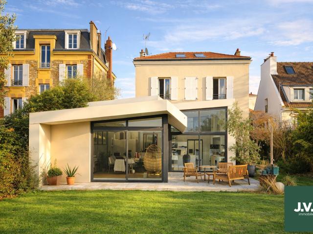 Maison 7 pièces 220 m²