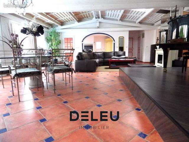 Maison 7 pièces 220 m²